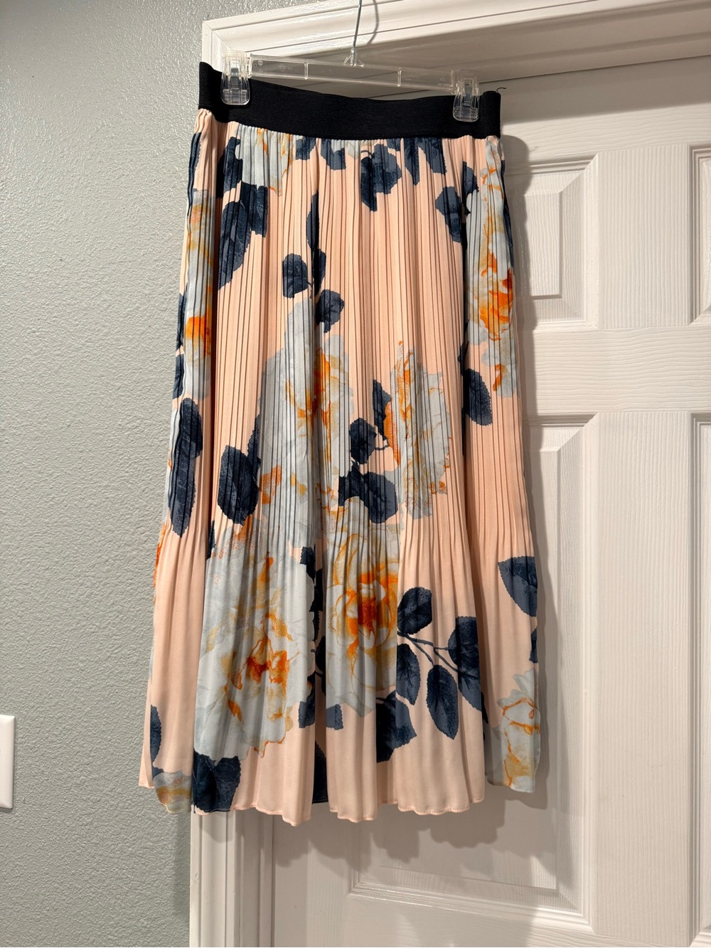 Pleated Floral Midi Skirt - Peach Floral